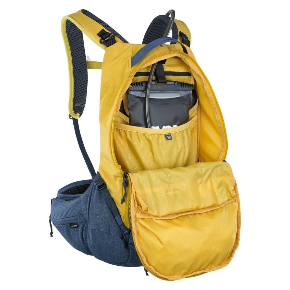 Evoc Trail Pro 16L Backpack, S/M, curry/denim