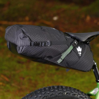 Miss Grape Cluster 20 Waterproof Satteltasche