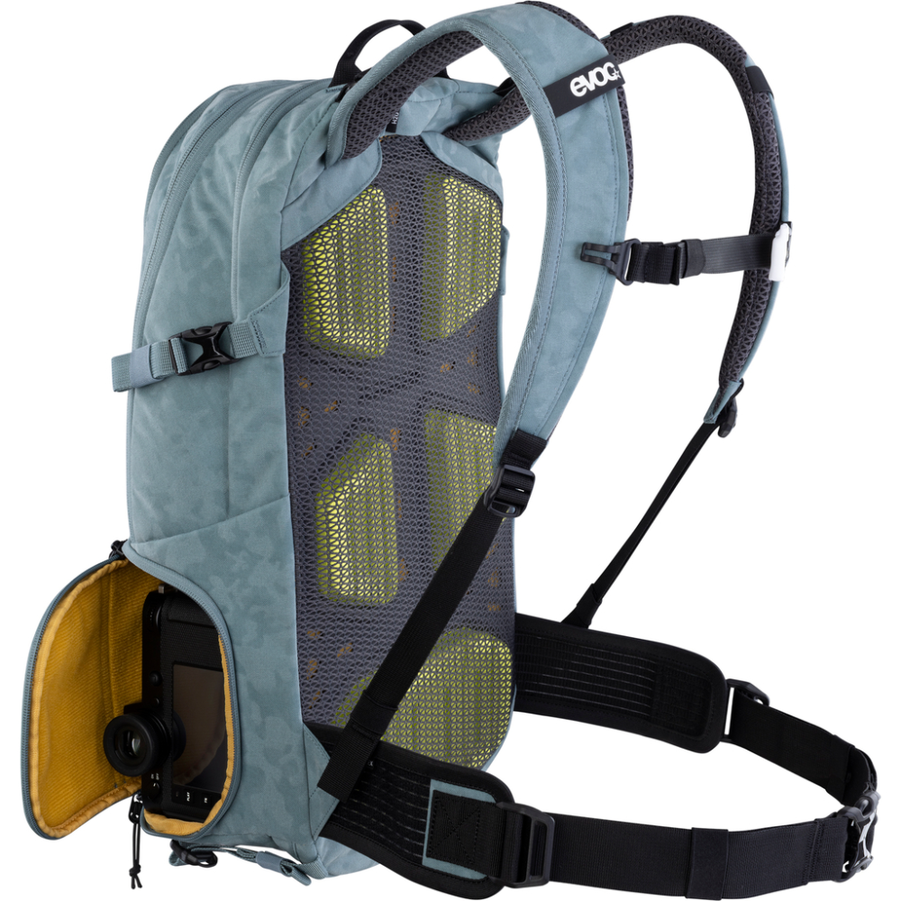 Evoc Stage Capture 16L Backpack, steel